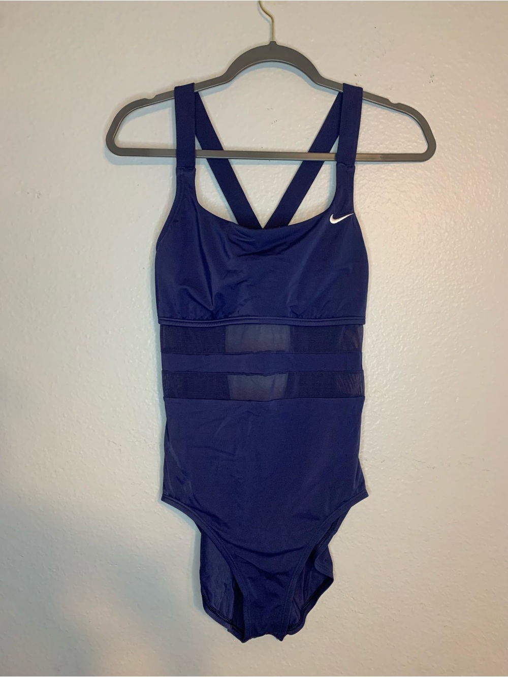 Nike Women’s Navy Blue Mesh V Back One Piece Swimsuit. Size L - Picture 3 of 13